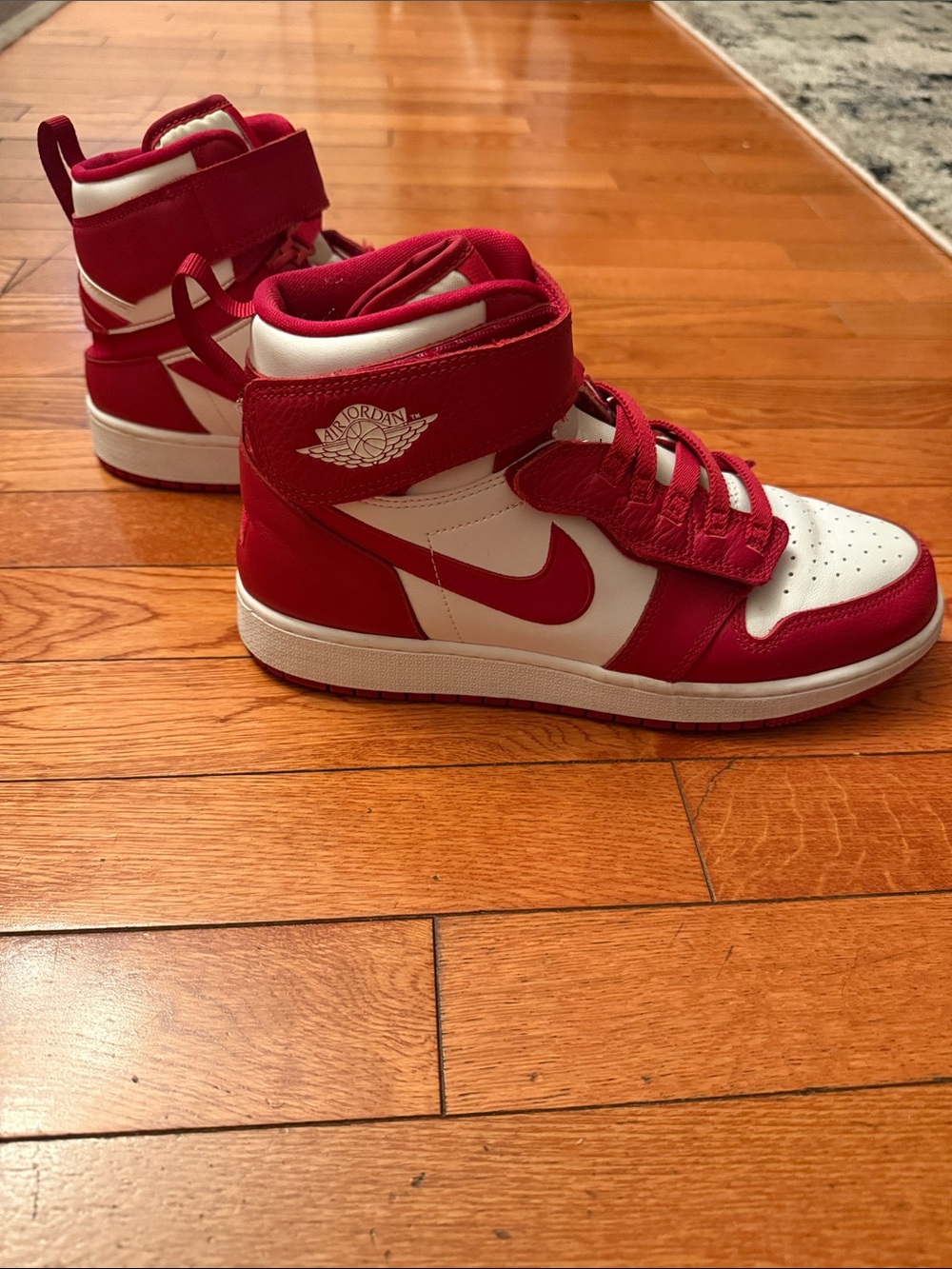 Air Jordan 1 High FlyEase GS 7Y / Womens 8.5 Red White DC7986-601